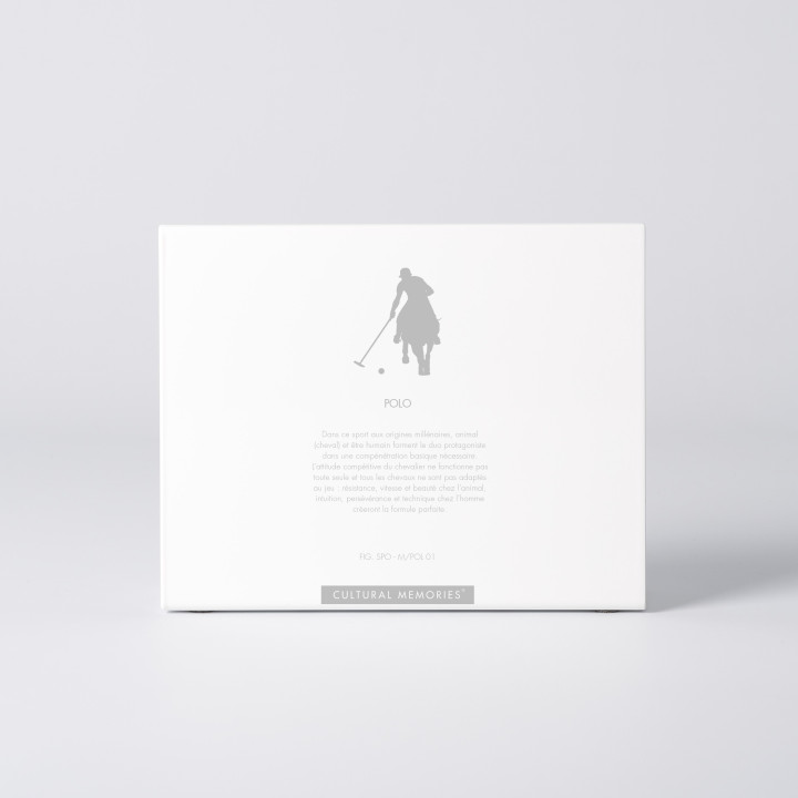 Coffret de la figure "Polo · Cavalier de face" avec le texte qui explique la silhouette