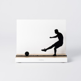 Figure décoratif “Football · Frappe” | SPORTS Collection | Souvenirs