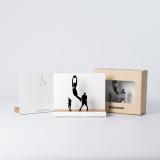 Figure "Basket-ball · Dunk à deux mains" à côté de son coffret et de sa boîte cadeau