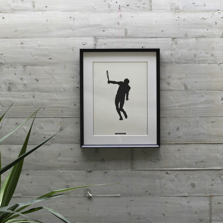 Affiche "Tennis · Revers à une main" encadrée et accrochée au mur