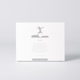 Coffret de la figure "Trail · Coureuse sautant entre les rochers" avec le texte qui explique la silhouette
