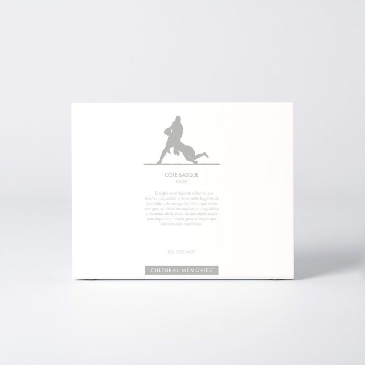 Estuche de la figura "Rugby · Placaje al portador" con el texto que explica la silueta