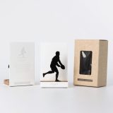 Figure "Rugby · Joueur prêt à passer" à côté de son coffret et de sa boîte cadeau