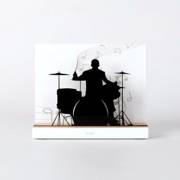 Figura "MÚSICA", vista de frente