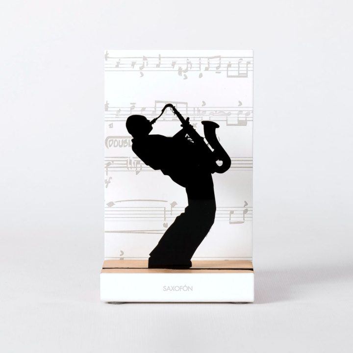 Figura "SAXOFÓN", vista de frente