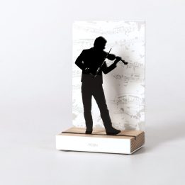 Figura "Violín · Violinista hombre", vista de frente