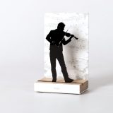 Figura "Violín · Violinista hombre", vista de frente