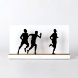 Figure "Athlétisme · Trois coureurs", vue de face