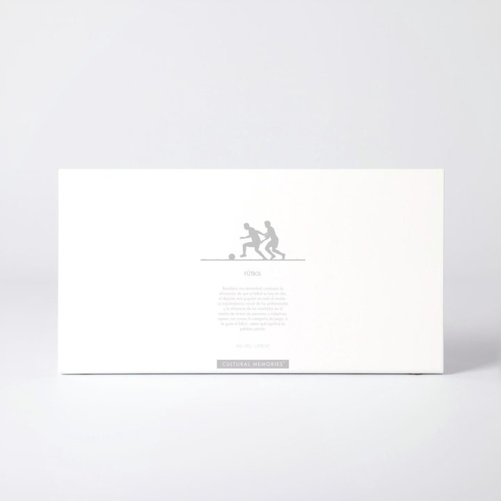 Sleeve of the figure "Football · Race for the ball" with the text explaining the silhouette