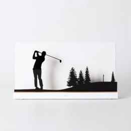 Figure "Golf · Swing among pines with the flag", front view