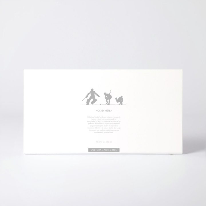 Sleeve of the figure "Field hockey · Goalkeeper and two players" with the text explaining the silhouette