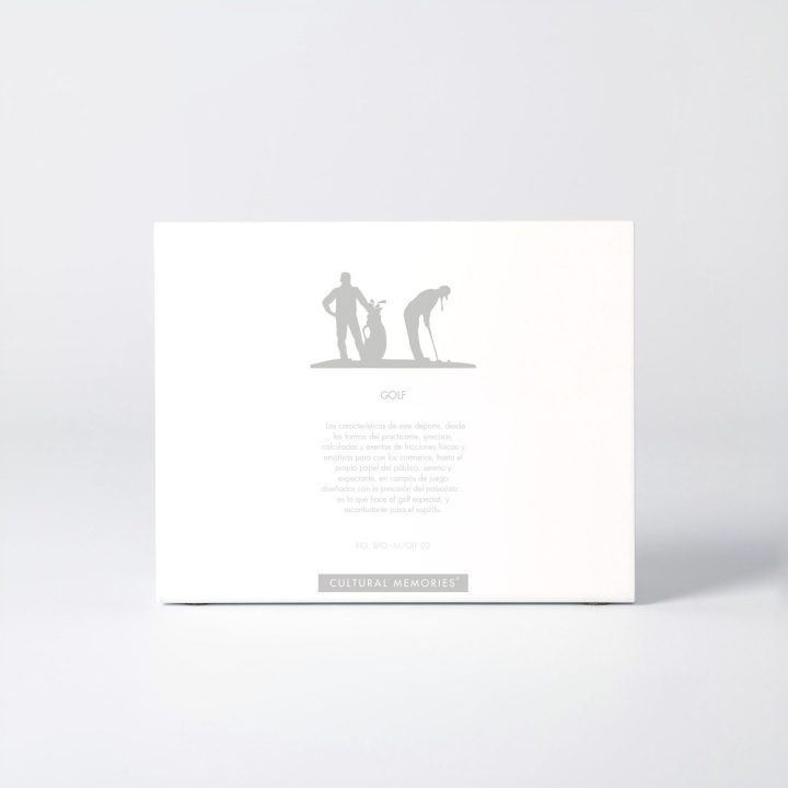 Sleeve of the figure "Golf · Putt with the caddie watching" with the text explaining the silhouette