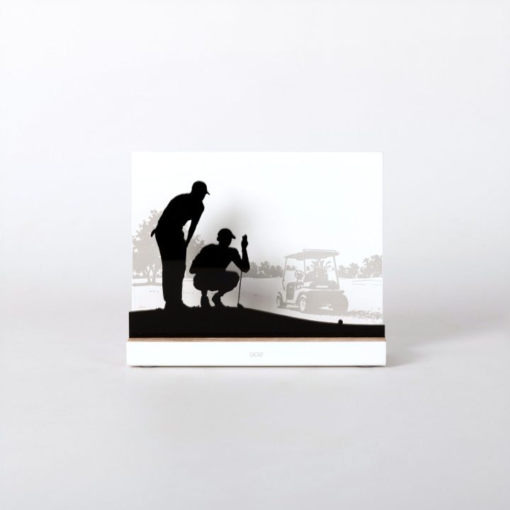 Figure "Golf · Lecture du green" sur fond de mur