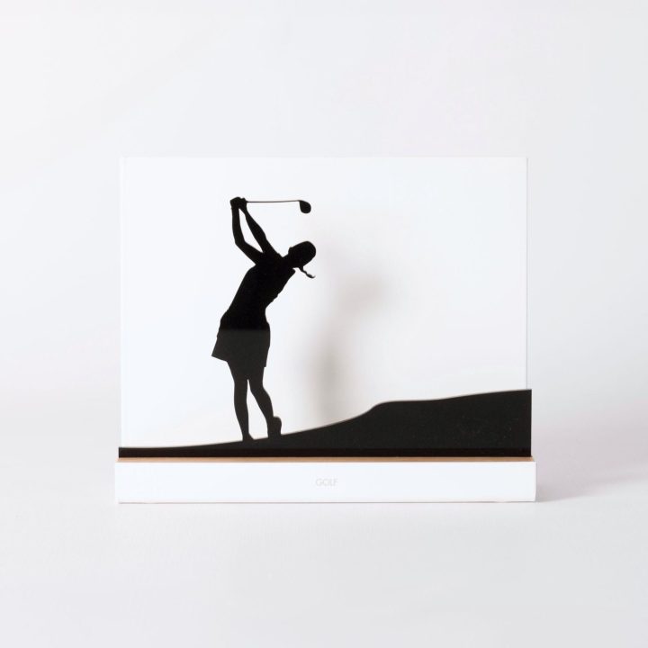 Figure "Golf · Woman golfer on the fairway", front view