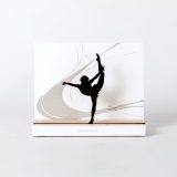 Figure "Rhythmic gymnastics · Standing split", front view