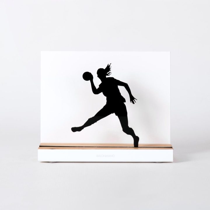 Figure "Handball · Ponytailed player leaping", front view