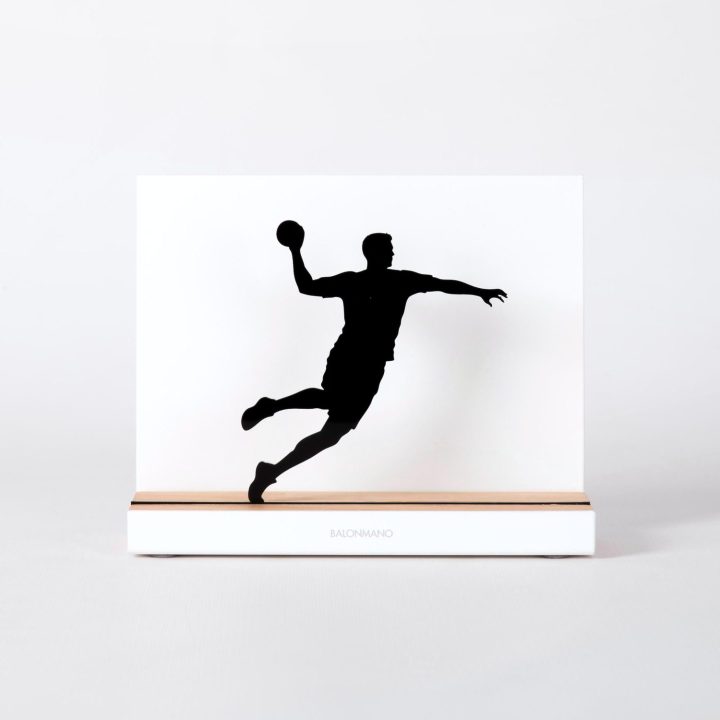 Figure "Handball · Tir en suspension masculin", vue de face
