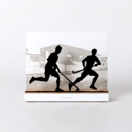 Figure "Field hockey · Attack against a defender", front view