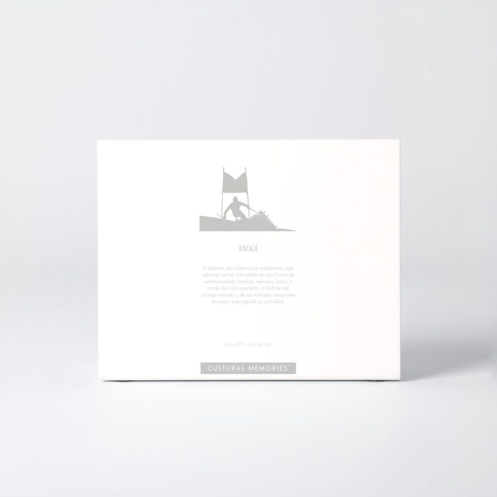 Coffret de la figure "Ski · Slalom de face sous la porte" avec le texte qui explique la silhouette