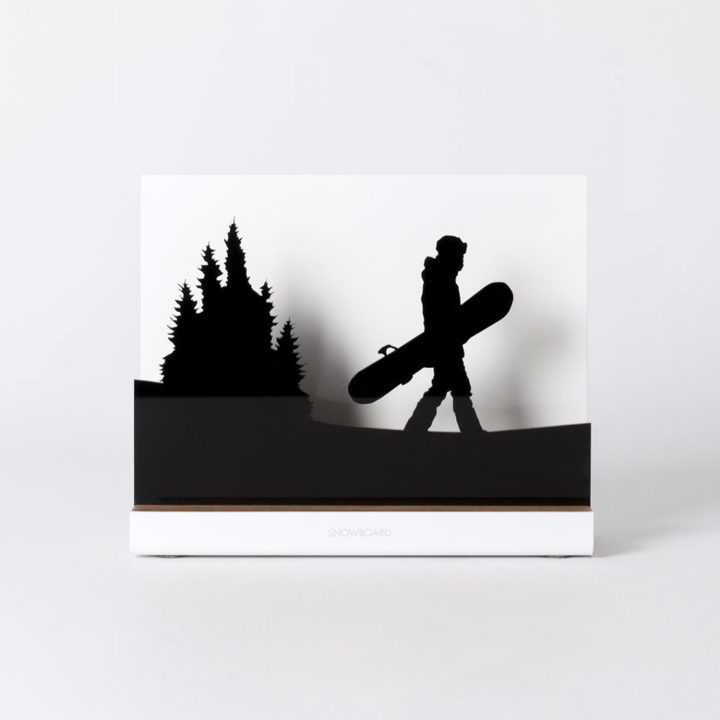 Figure "Snowboard · Board in hand among the pines", front view