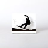 Figure "Snowboard · Carving sur les talons" sur fond de mur