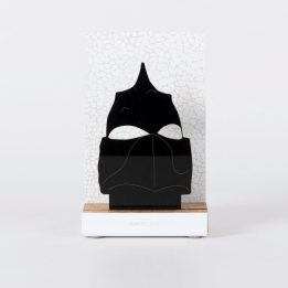 Figura "Chimenea de La Pedrera", vista de frente