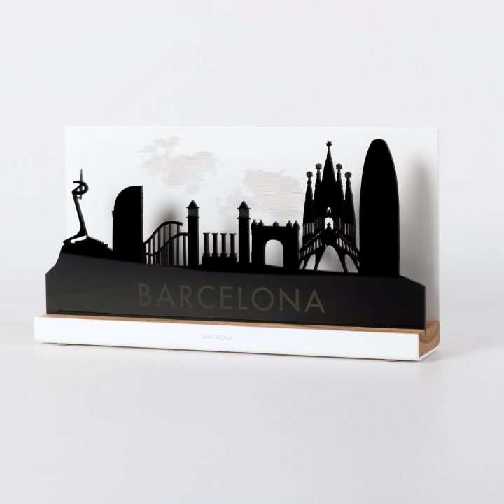 Figure "Barcelona skyline with lettering", angled view showing its oak base