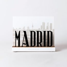 Figura "Letrero Madrid", vista de frente
