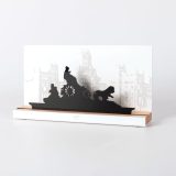 Figura "Cibeles", vista en perspectiva con su peana de roble