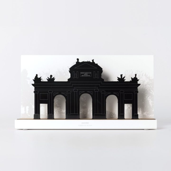 Figura "Puerta de Alcalá", vista de frente