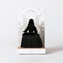 Figura "Meninas", vista de frente
