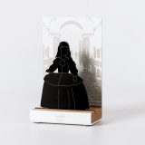 Figure "Las Meninas", angled view showing its oak base