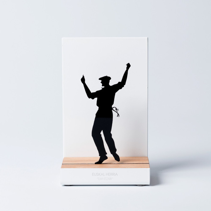 Figura "DANTZARI MUTILA" | Colección EUSKAL HERRIA | Shop